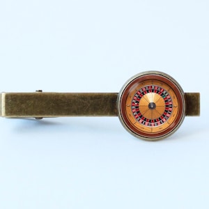 Roulette tie bar Wedding jewellery Casino tie clip Roulette tie clip Groom gift Casino night Roulette jewelry Roulette wheel Gambling Mens