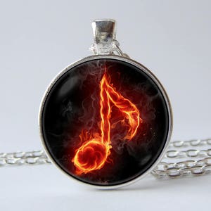 Collier musical Musique pendentif Musique note Hommes collier Femmes pendentif Cadeau pour l’enseignant Collier de musique Bijoux de musique Fire music note Burning