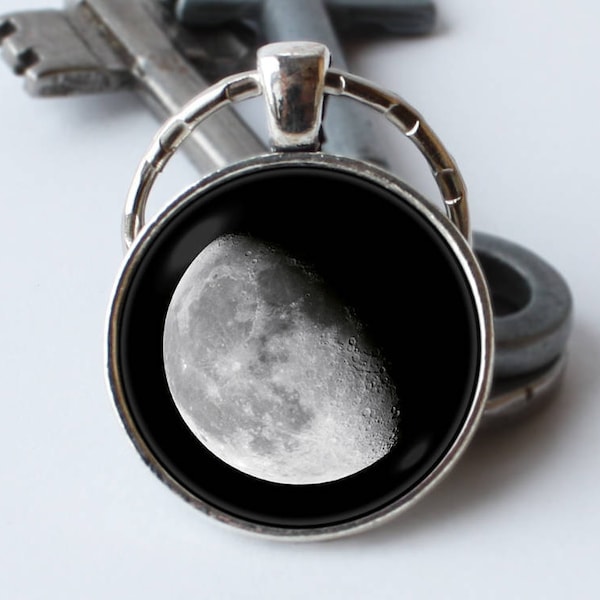 Waning Gibbous Key ring Moon phases Gift keychain Key holder Key fob Lunar jewelry Moon pendant Lunar cycle Key chain Moon jewellery Grey