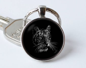 Tiger keychain Tiger pendant Tiger key ring Tiger jewelry Tiger jewellery Animal keyring Animal lover gift Big cat Wildlife Black key chain