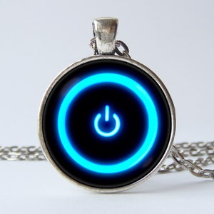 Pendentif bouton d'alimentation Porte-clés Tech Bijoux symbole de puissance Porte-clés ordinateur Cadeau pour gamer Collier Geek porte-clés Porte-clés Allumer le porte-clés