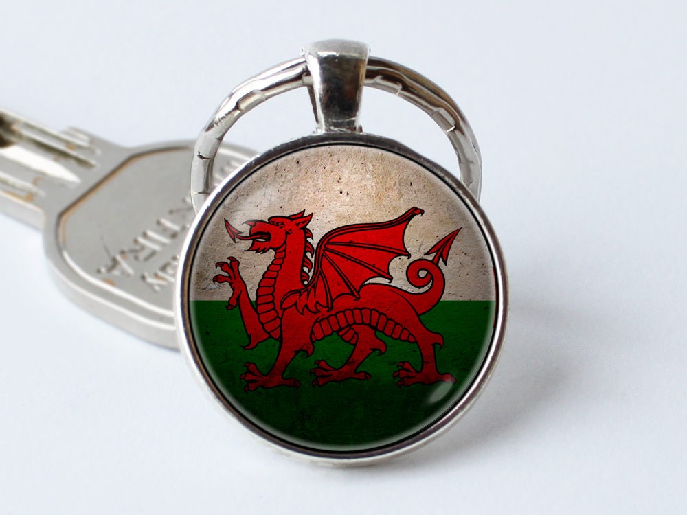 Wales Welsh flag keychain Welsh jewelry Welsh dragon pendant Red dragon key chain Welsh jewellery Flag keyring Welsh gifts Cardiff Rugby