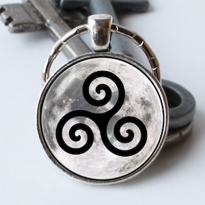 Teen Wolf keychain Teen Wolf keyring Celtic gift Supernatural key chain Teen Wolf pendant Triskelion key ring Triskelion keychain Alpha