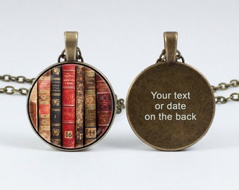 Gepersonaliseerde boek hanger Aangepaste tekst Bookish sieraden Aangepaste ketting Cadeau voor vrouw Bookworm cadeau Vrouwen geschenk Initialen Boeken minnaar cadeau