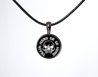 Crossfit Choer Train hard or Go home Inspirational Choer Leather cord Fitness Geschenk Choker Halskette Frauen Geschenk Black Choker Strength Gym