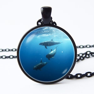 Collier de dauphins Cadeau de petite amie Pendentif de mer Collier d’océan bleu Bijoux de dauphin Collier marin Eau bleue Animal marin Collier d’océan