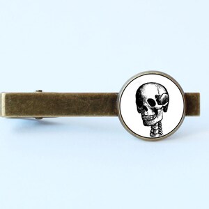 Skull tie clip Vintage skull Bone tie clip Human skull Men jewelry Husband gift Skull tie bar Anatomy tie clip Skull jewelry Gift for doctor