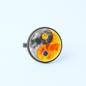 Yin Yang ring Yin Yang moon ring Yin Yang jewelry Wife gift Symbol ring Moon ring Balance Chinese symbol Harmony Gift for girl Zen jewellery