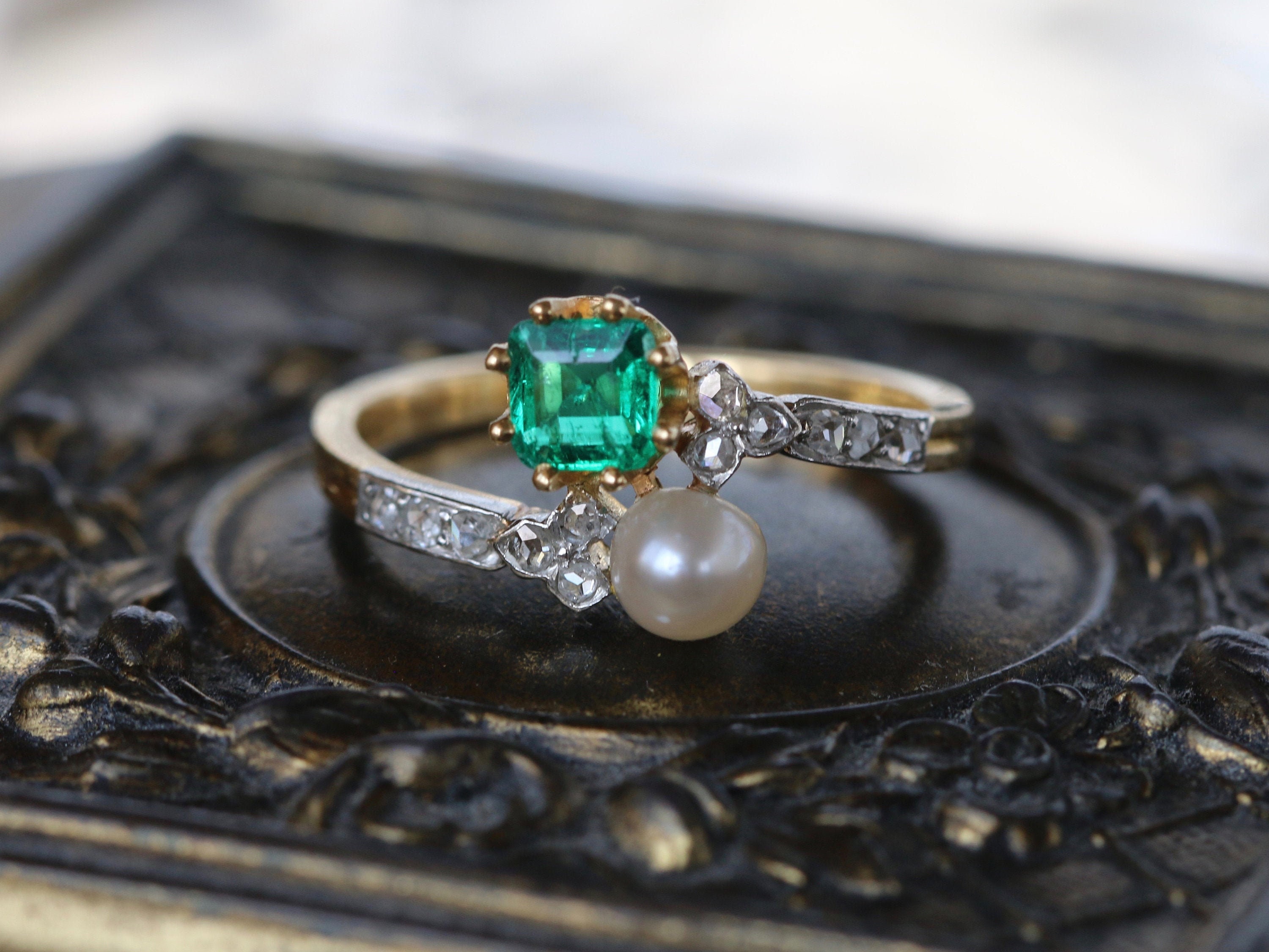Antique Emerald Natural Pearl Diamond Toi Et Moi Ring Etsy Antique Emerald Natural Pearl Diamond Toi Et Moi Ring Etsy