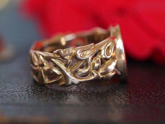 Art Nouveau 18K Gold Iris Signet Ring - image 7