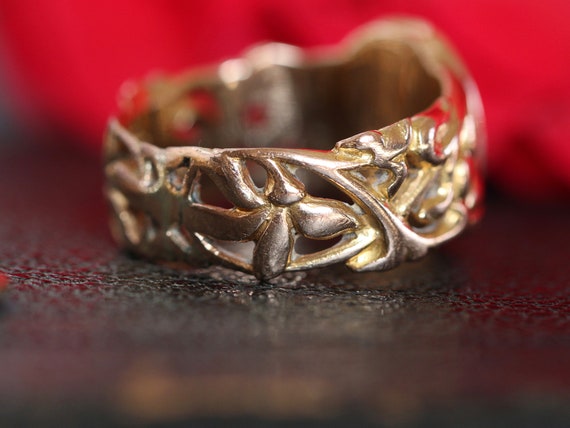 Art Nouveau 18K Gold Iris Signet Ring - image 6