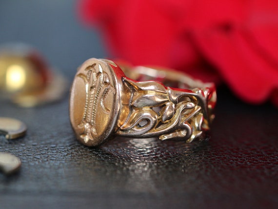 Art Nouveau 18K Gold Iris Signet Ring - image 2