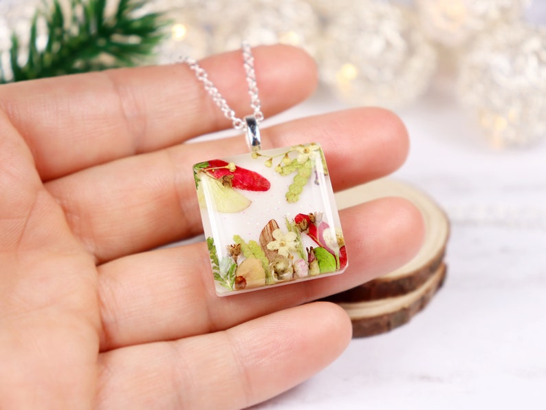 Real Flowers Bouquet Resin Necklaces image 9