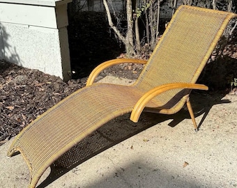 Chaise longue vintage em rattan sintético trançado
