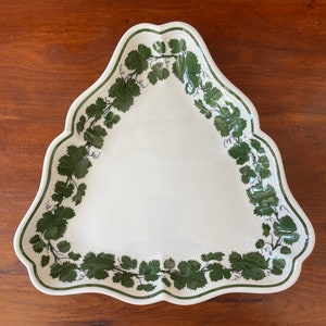 Meissen (Germany) Full Green Vine Scalloped Edge Serving Platter
