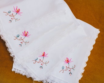 Hand Embroidered Cloth Napkin Set of 4, Vintage Cloth Napkins, Handmade Cloth Napkin Set, Vintage Hankie Set