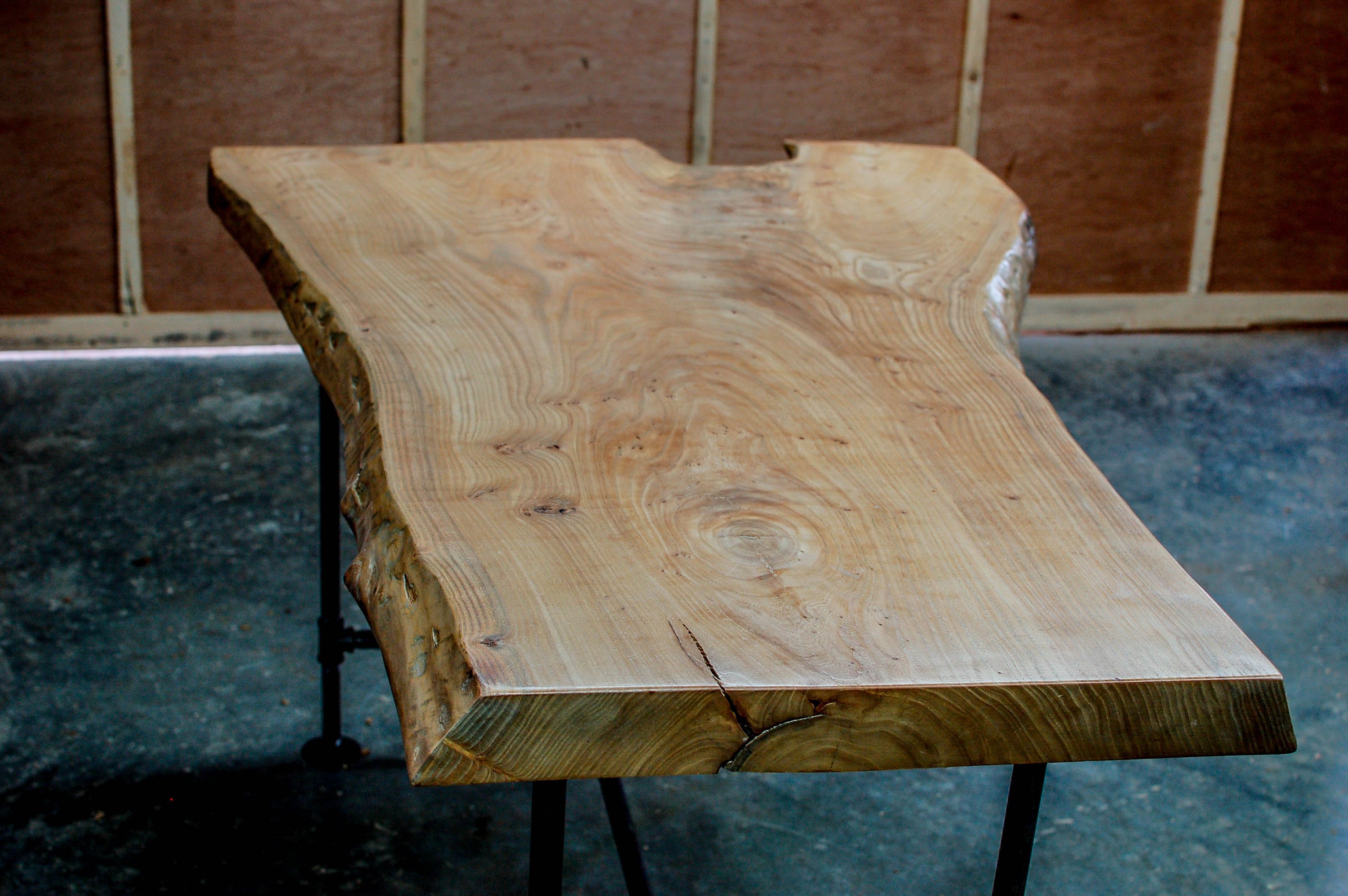 Live Edge Elm Table - Meubles Faits à La Main Durables Fabriqué sur Commande