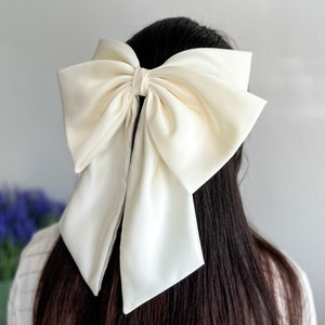Ivory Duchess Satin Bridal Hair Bow, Giant Double Bow with Tail, Big Bow with Barrette, Gift for Girl, Oversized Bow for Wedding, Large Bow