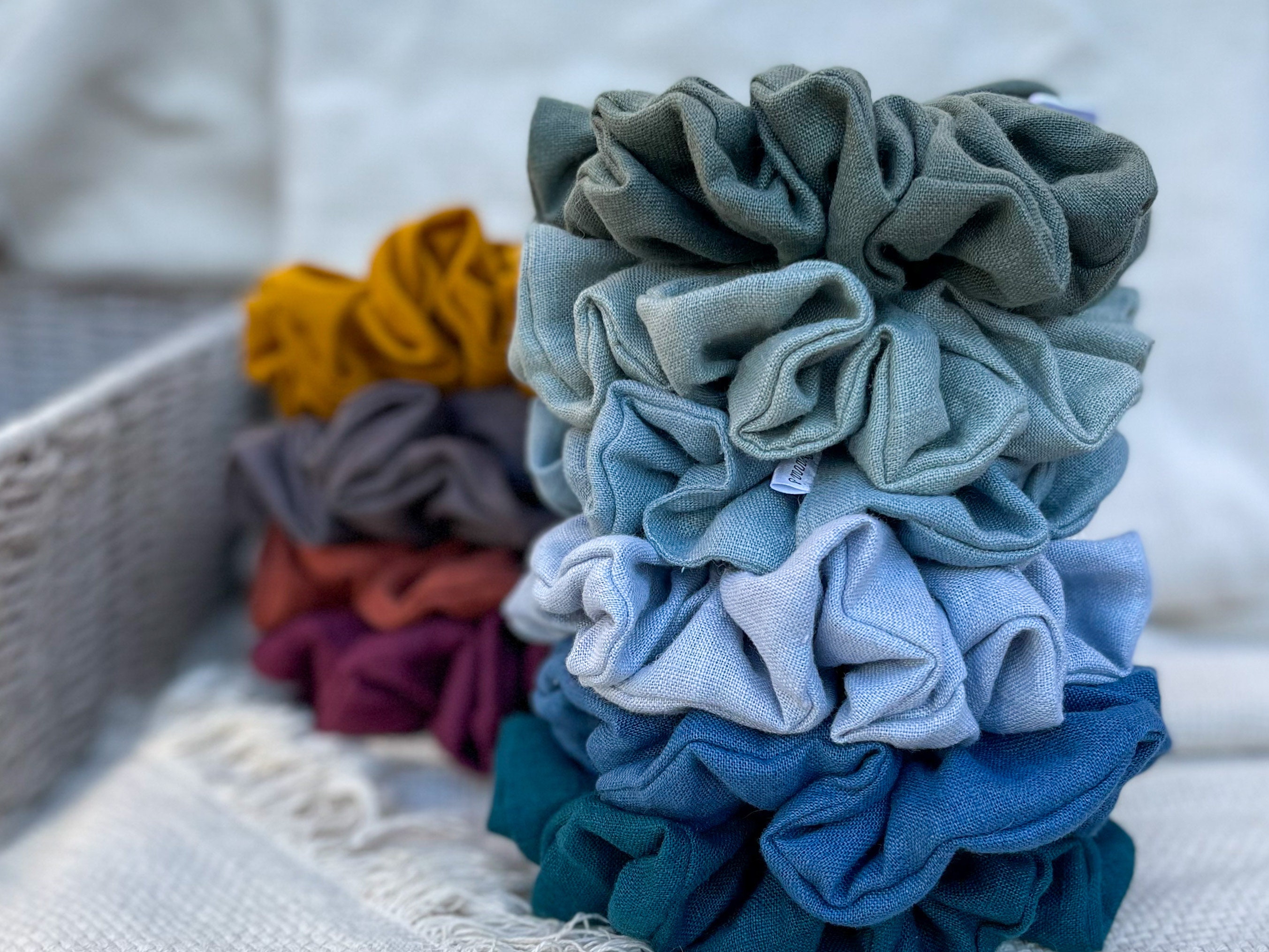ヘアアクセサリー LINEN MEDIUM SCRUNCHIE Women's Linen Hair Scrunchie, Sustainable Hair Accessory