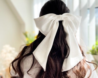 Braut Haarschleife Weißer Satin Groß, Riesige Weiße Satinschleife, Riesige Schleife mit Schwanz, Große Schleife mit Haarspange, Geschenk für Mädchen, Übergroße Schleife Hochzeit