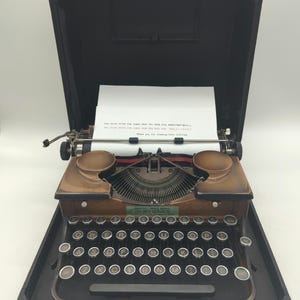 1931 Mocha Brown Royal P portable typewriter with case with rare tabulator!