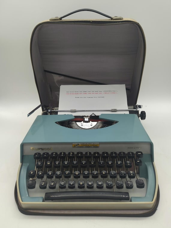 【中古】Classic Convertibles／Magna Books 1960's Light Blue IMC Sherwood Portable Manual Typewriter
