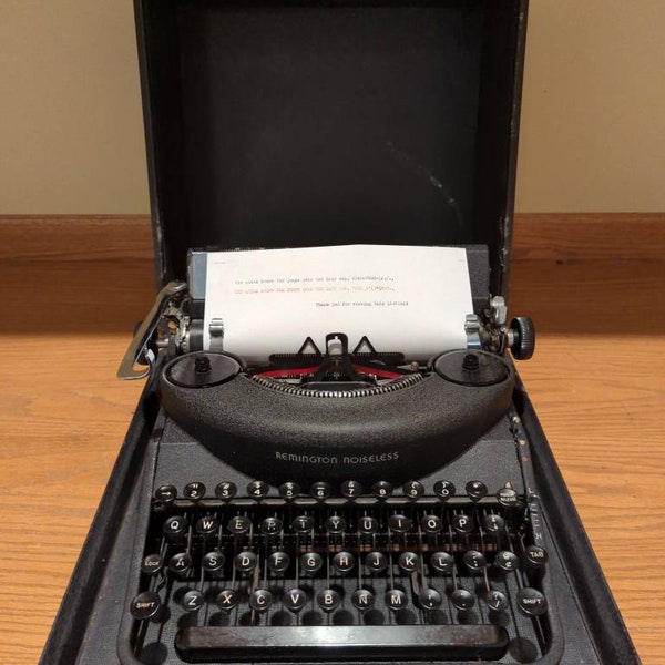 1948 Remington Noiseless 7 portable manual typewriter with case
