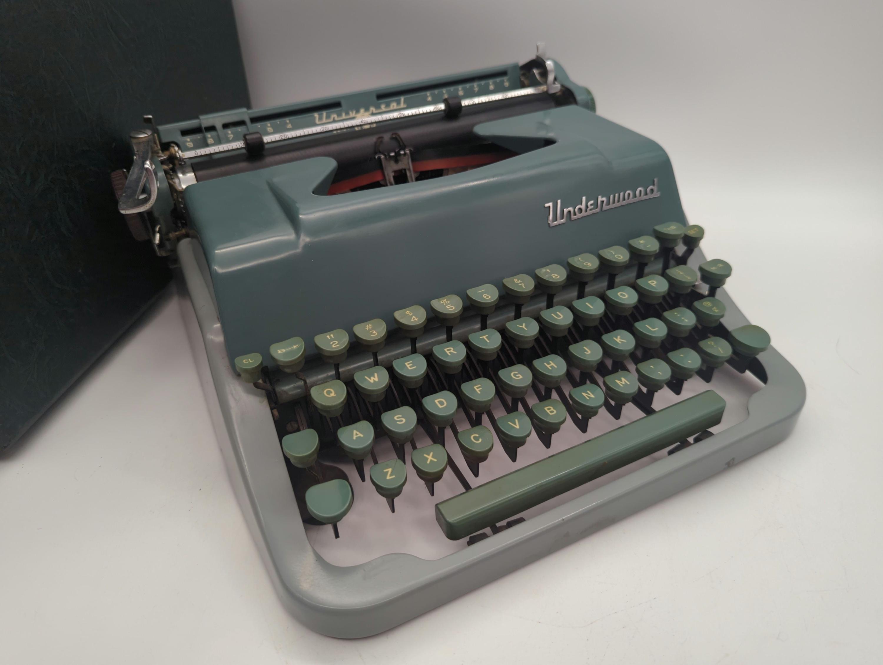 Green and Gray 1955 Underwood Universal Quiet Tab Portable Green and Gray 1955 Underwood Universal Quiet Tab Portable