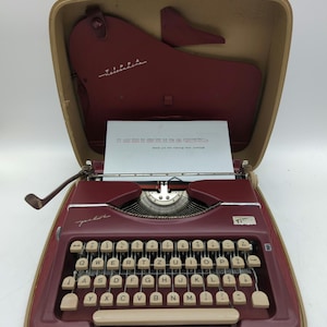 1955 Red Gossen Tippa Pilot ultra portable manual typewriter with QWERTZ layout - rare find!