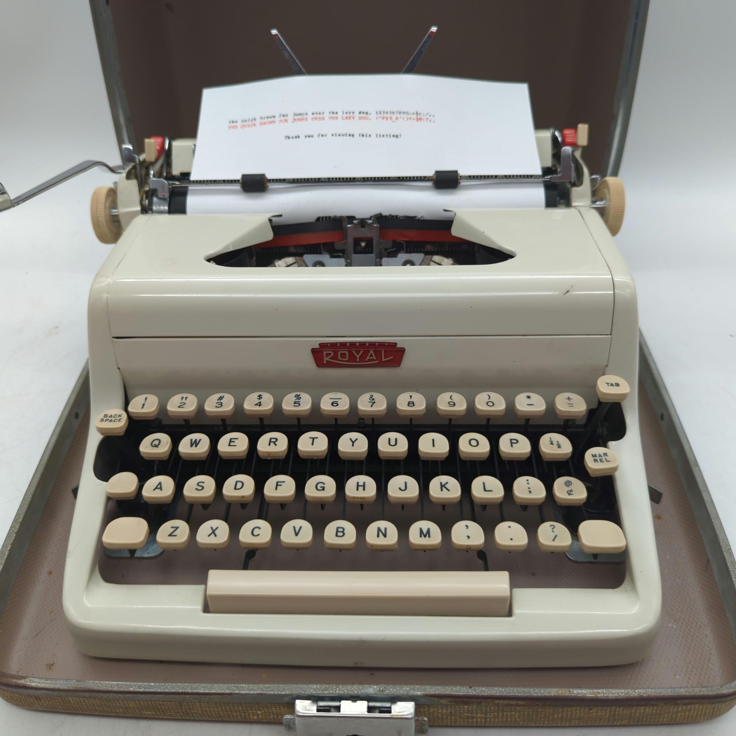 1950 Royal Quiet De Luxe Portable Typewriter Serial