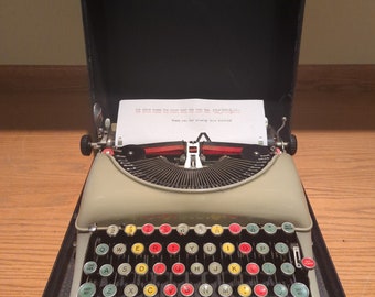 1936 Glossy Tan Remington Rand Portable 5 Streamline portable manual typewriter with case - colored keys!