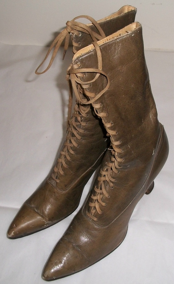 Antique Victorian Green Lace-up Boots