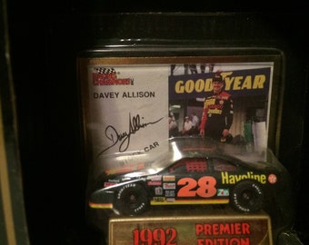 Racing Champions 1//64 Scale Die-Cast 1992 Collectors Edition #28 Davey Allison 7UP Racing Ford Thunderbird