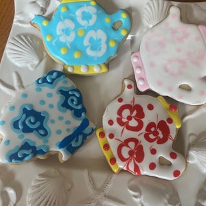 Teapot and teacup cookies