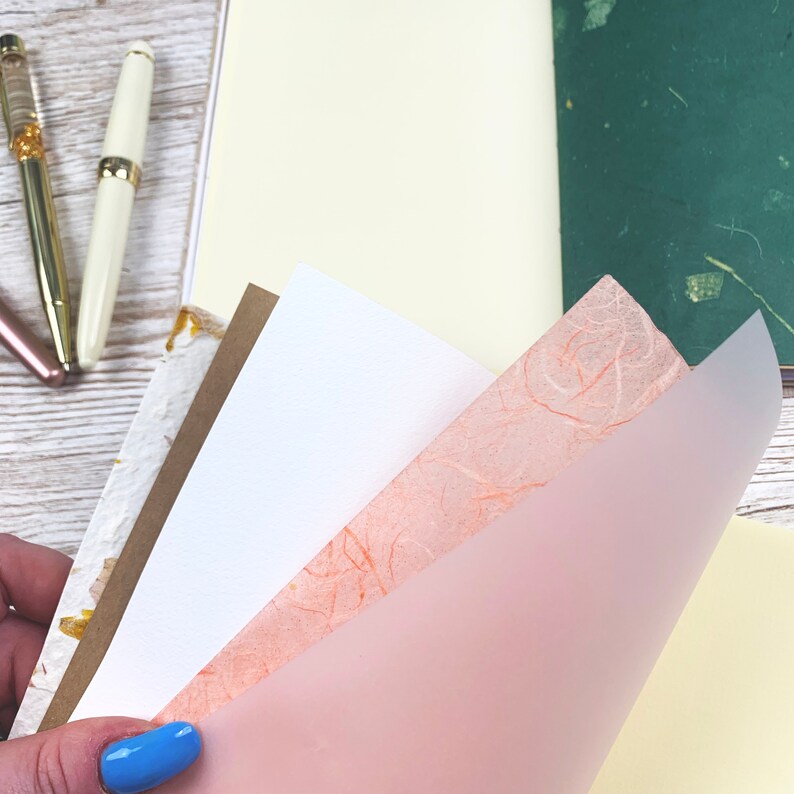 Diario creativo sottile con carte speciali Taccuino da viaggio con carta Kraft, pergamena, gelso, carta fatta a mano Diario spazzatura di varie dimensioni immagine 3