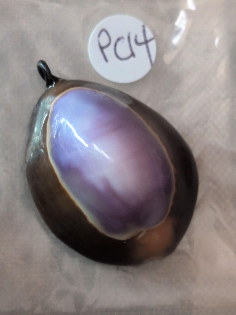 Small Cowries New Item...natural Purple Cowrie Shell Pendant.. Crystal Healing, Boho ...