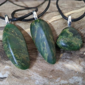 African Emerald Quartz Pendant.Crystal Healing,Reiki.Gift