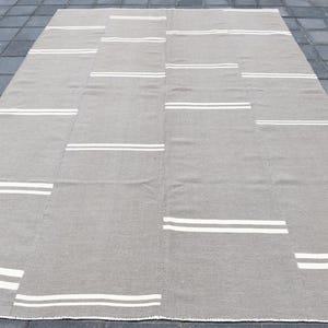 Tapis kilim surdimensionné moderne à rayures 8 x 10, grand tapis, 8 x 10 tapis kilim, 8 x 10, tapis fait main en laine et jute, kilim turc 8 x 10, kilim gris blanc