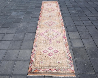 3x13インチのヴィンテージトルコ製ウシャックランナーラグ：ピンク