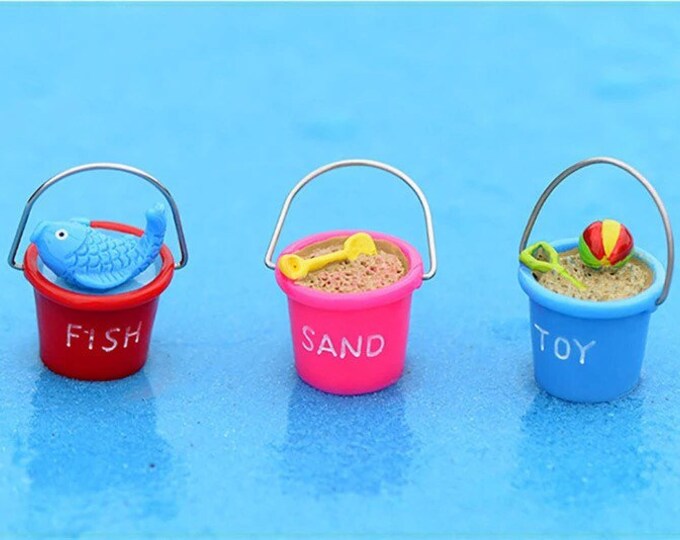 Beach BUCKETS | Small World