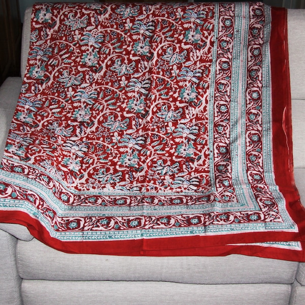 Tenture ou Dessus de lit, Nappe coton batik rouge