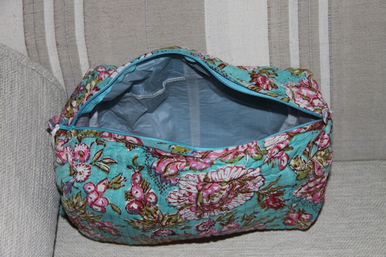 Three sizes of quilted toilet bags make-up medications. jewelry storage pouch