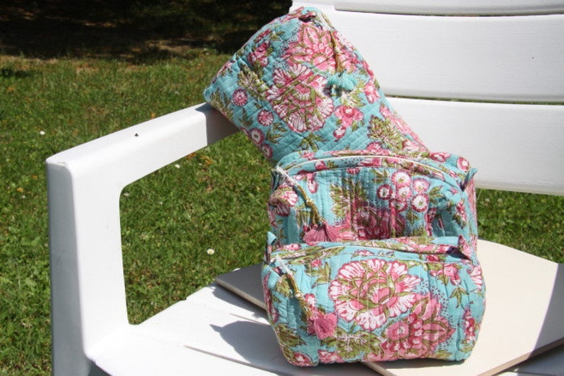 Three sizes of quilted toilet bags make-up medications. jewelry storage pouch