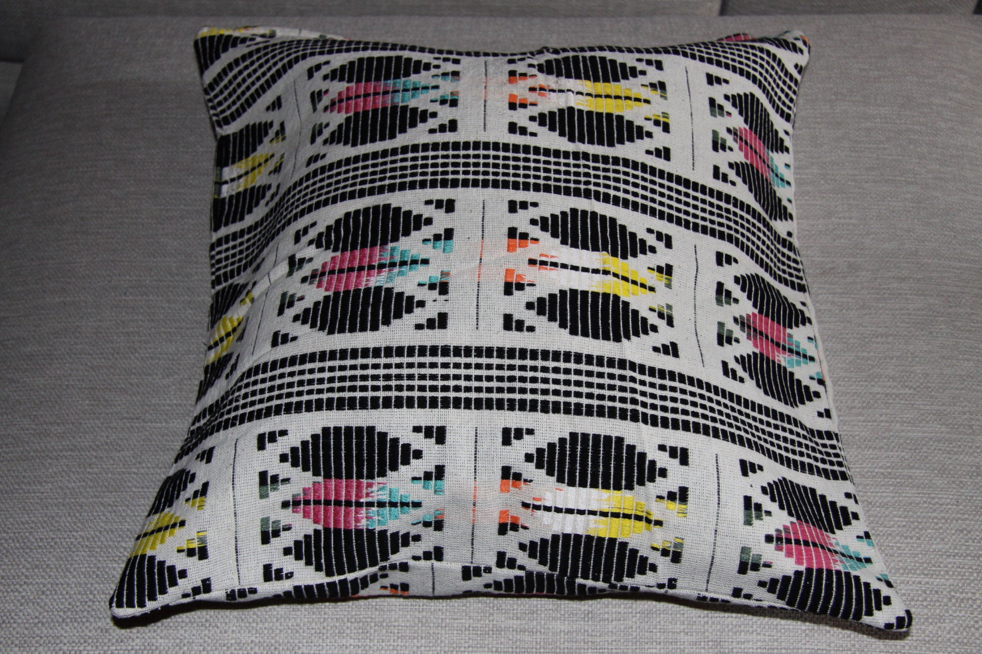 Housses de Coussin Ethniques Carrés, Coton, Deux Couleurs Au Choix.