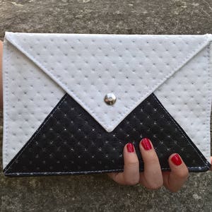 Black evening clutch bag with small rhinestones, Black and white New Year's Eve clutch bag with rhinestones, Clutch bag with a strap 2. Blanc - Noir