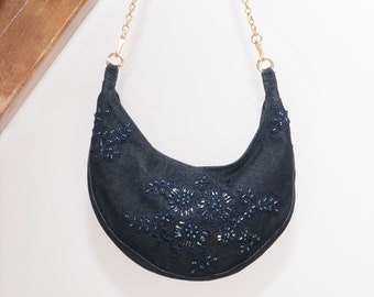 Petit sac élégant en denim et broderie de perles bleues marines, Miejaluna ou croissant de lune en provençcale, sac à main bleu marine