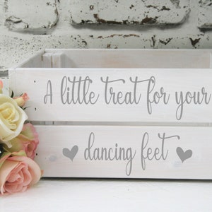 Caja de boda Un pequeño capricho para tus pies bailarines Chanclas Pantuflas ~ Caja de boda ~ Decoración de boda