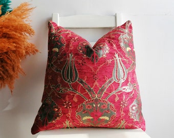 ALL SIZES - Decorative Pillow Covers - 16x16 / 18x18 / 20x20 / 24x24 / 28x28 - Red Throw Pillows / Decorative Pillows