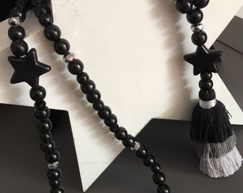 Boho Halskette Halskette in Holzperlen "schwarz" und Silber - große Pompom - degradiert schwarz/grau