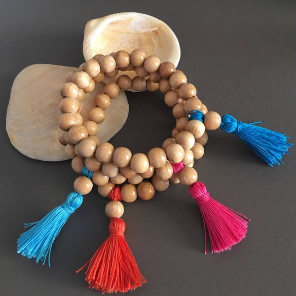 bracelet hippie chic femme Perles bois naturel et son pompon